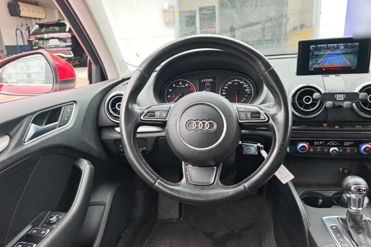 Used Audi A3 2016 Limousine 35 TFSI Style Edition Steering Wheel