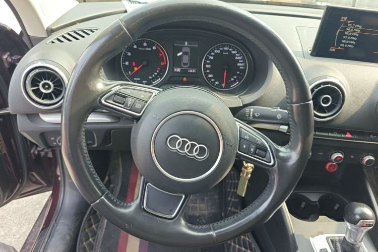 Used Audi A3 2016 Limousine 35 TFSI Prestige Edition Steering Wheel