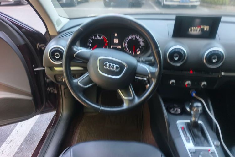 Used Audi A3 2016 Limousine 35 TFSI Ambition Edition Steering Wheel