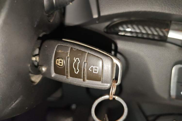 Used Audi A3 2016 Limousine 35 TFSI Prestige Edition Vehicle Key