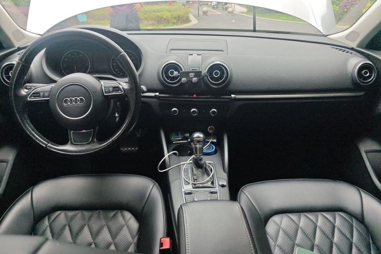 Used Audi A3 2016 Sportback 35 TFSI Ambition Center Console