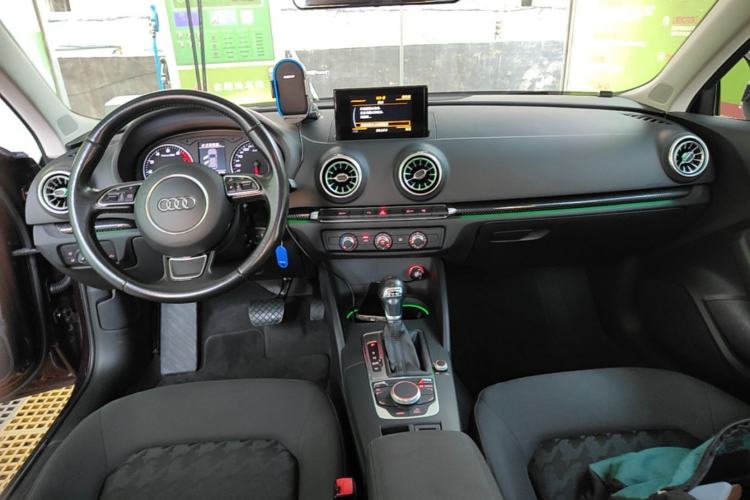 Used Audi A3 2016 Sportback 35 TFSI Ambition Center Console