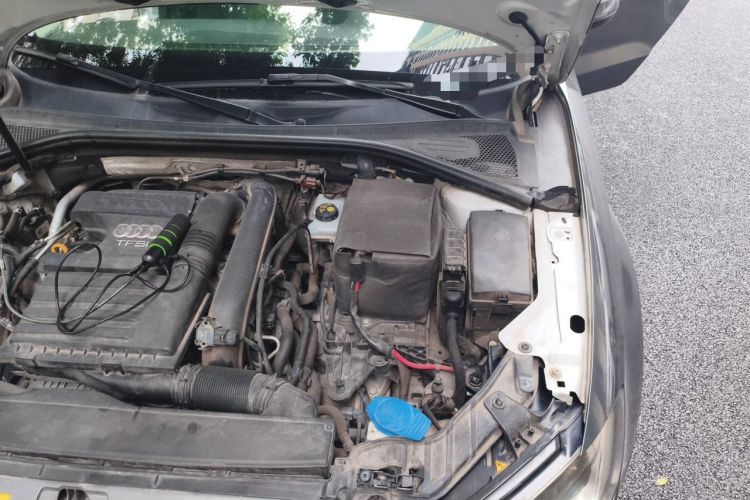 Used Audi A3 2016 Limousine 35 TFSI Ambition Edition Engine Bay Left