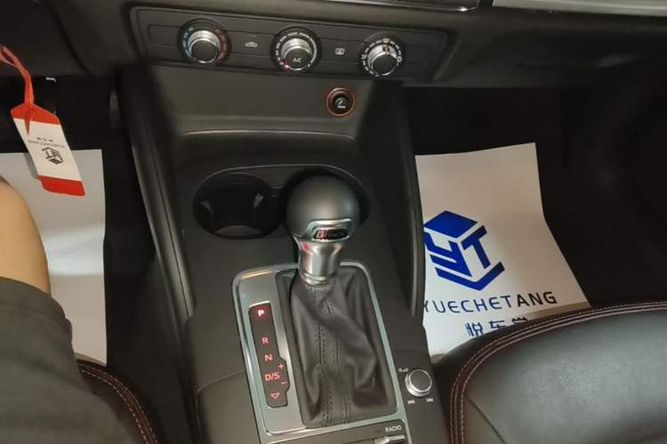 Used Audi A3 2016 Limousine 35 TFSI Prestige Edition Gear Lever