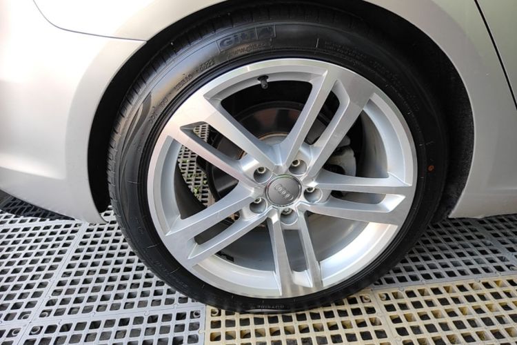 Used Audi A3 2016 Sportback 35 TFSI Ambition Right Rear Wheel Hub