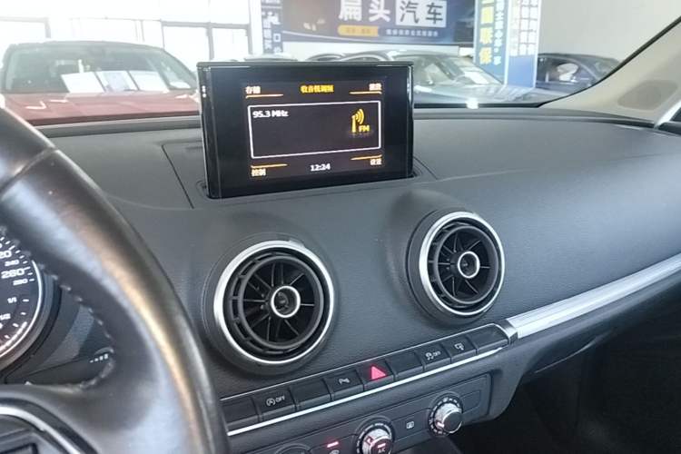 Used Audi A3 2016 Limousine 35 TFSI Prestige Edition Audio And AC Panel