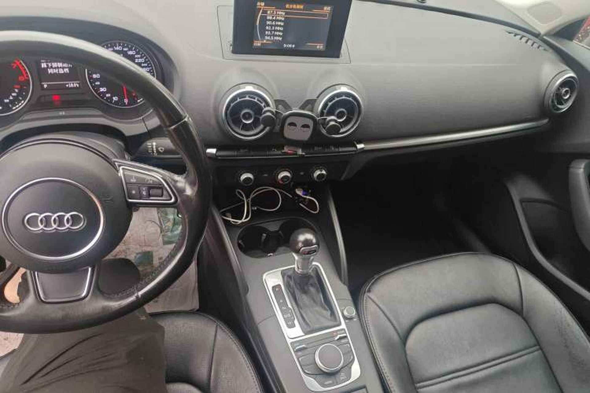 Used Audi A3 2016 Limousine 35 TFSI Prestige Edition Audio And AC Panel
