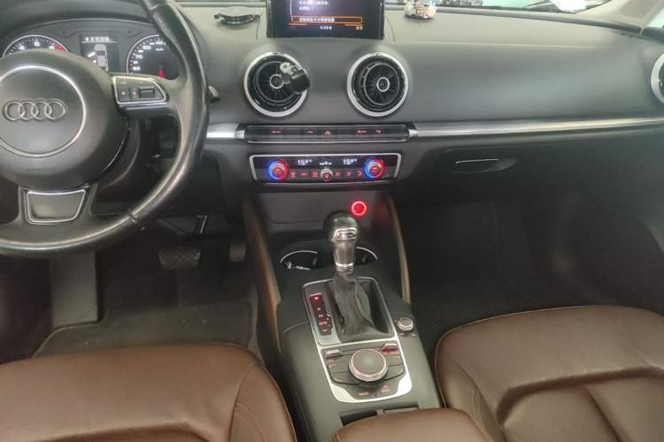 Used Audi A3 2016 Limousine 35 TFSI Style Edition Audio And AC Panel