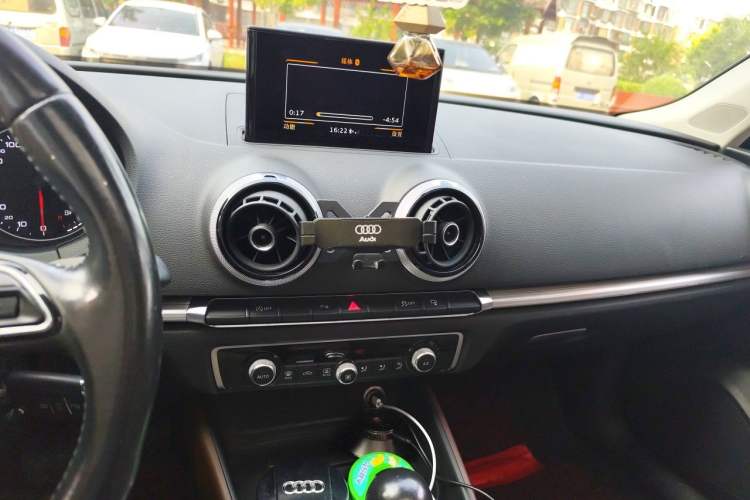 Used Audi A3 2016 Limousine 35 TFSI Style Edition Audio And AC Panel