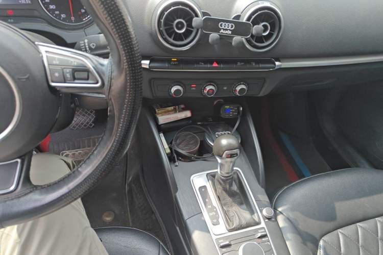 Used Audi A3 2016 Sportback 35 TFSI Ambition Audio And AC Panel