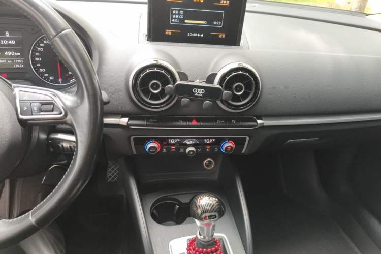 Used Audi A3 2016 Sportback 35 TFSI Style Edition Audio And AC Panel