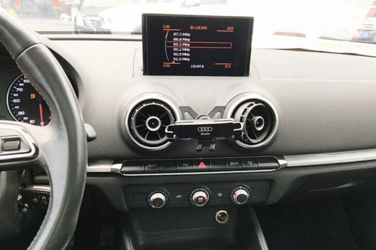Used Audi A3 2016 Limousine 35 TFSI Prestige Edition Audio And AC Panel