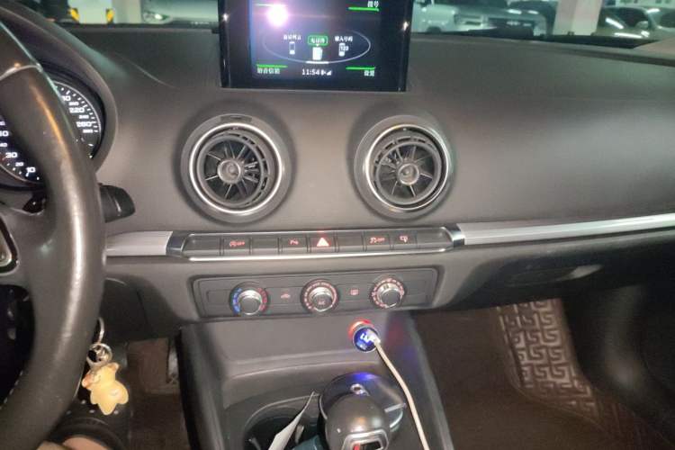 Used Audi A3 2016 Limousine 35 TFSI Prestige Edition Audio And AC Panel
