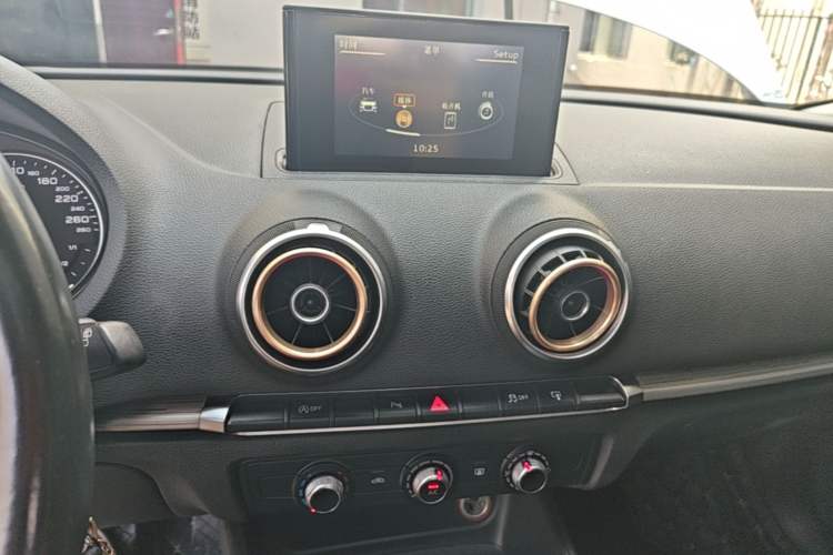 Used Audi A3 2016 Sportback 35 TFSI Ambition Audio And AC Panel