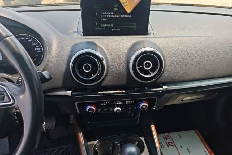 Used Audi A3 2016 Limousine 35 TFSI Style Edition Audio And AC Panel