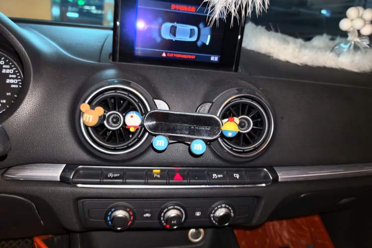 Used Audi A3 2016 Limousine 35 TFSI Prestige Edition Audio And AC Panel
