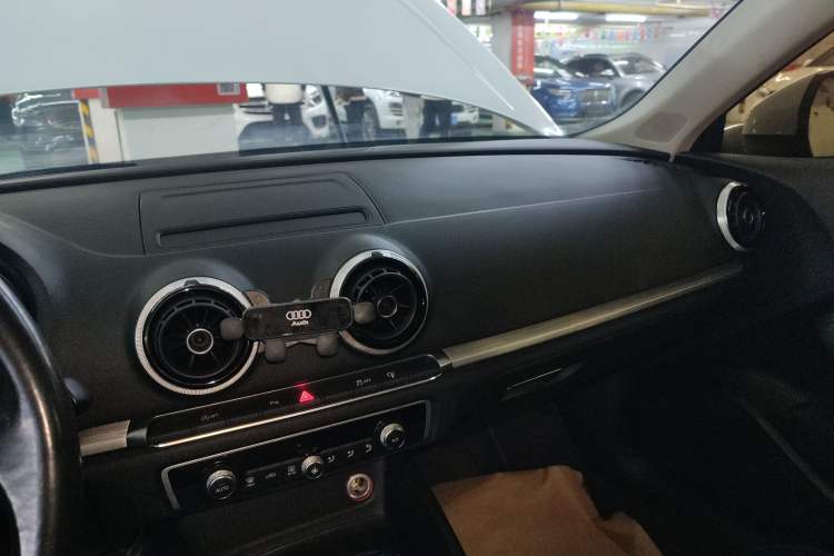 Used Audi A3 2016 Sportback 40 TFSI Style Edition Audio And AC Panel