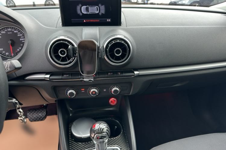 Used Audi A3 2016 Sportback 35 TFSI Ambition Edition Audio And AC Panel