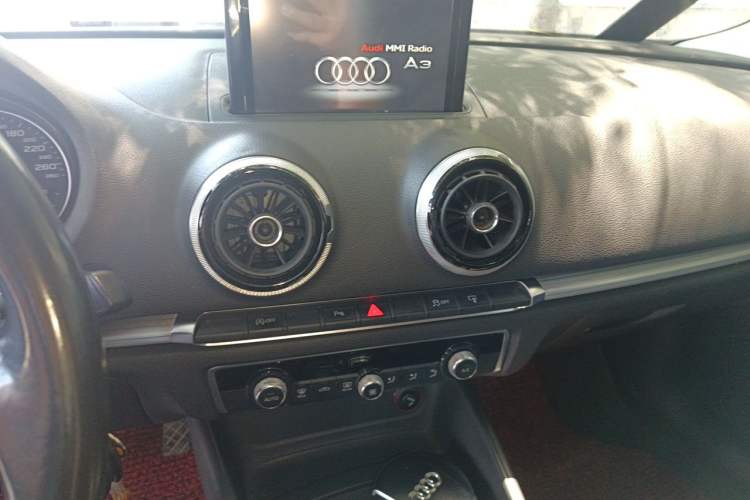 Used Audi A3 2016 Limousine 35 TFSI Style Edition Audio And AC Panel