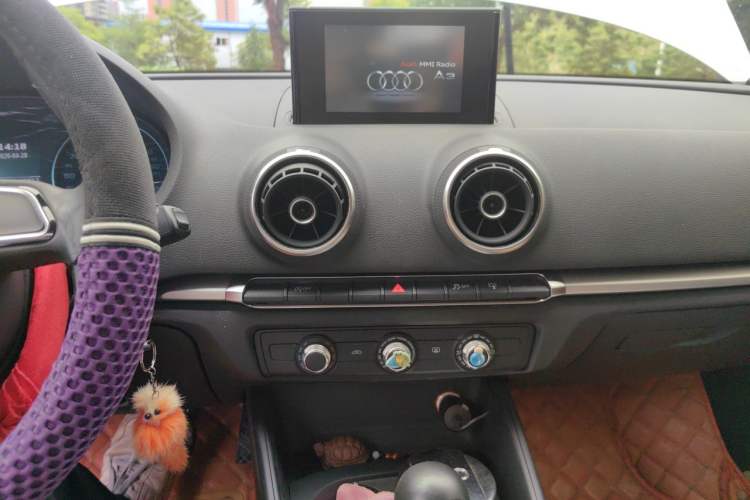 Used Audi A3 2016 Sportback 35 TFSI Ambition Audio And AC Panel
