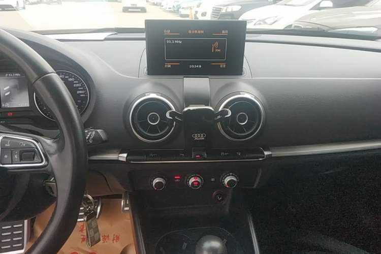 Used Audi A3 2016 Sportback 35 TFSI Ambition Audio And AC Panel
