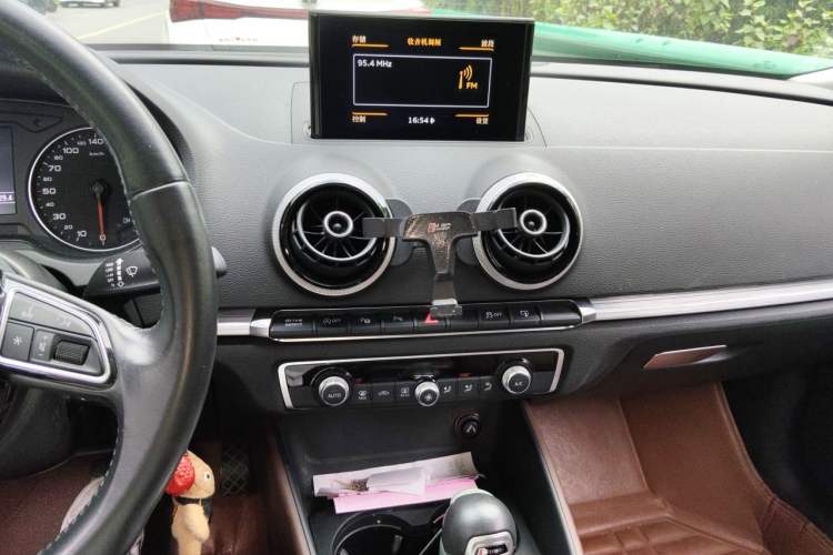 Used Audi A3 2016 Sportback 35 TFSI Style Edition Audio And AC Panel