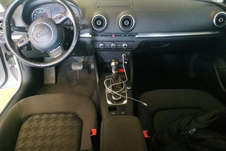 Used Audi A3 2016 Sportback 35 TFSI Ambition Audio And AC Panel