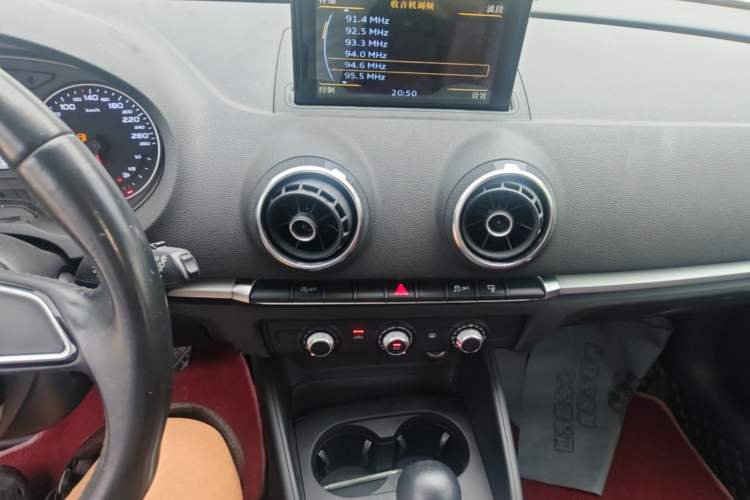 Used Audi A3 2016 Sportback 35 TFSI Ambition Edition Audio And AC Panel