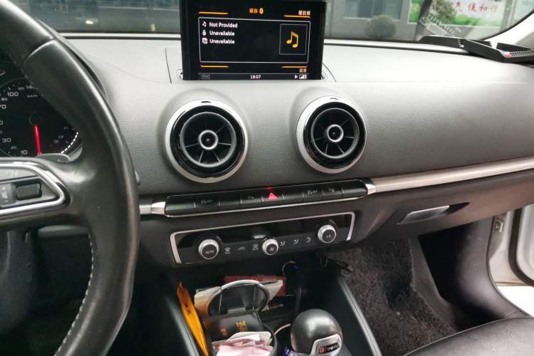 Used Audi A3 2016 Limousine 40 TFSI Style Edition Audio And AC Panel
