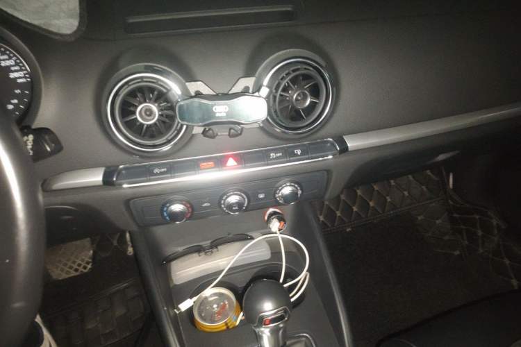 Used Audi A3 2016 Sportback 35 TFSI Ambition Edition Audio And AC Panel