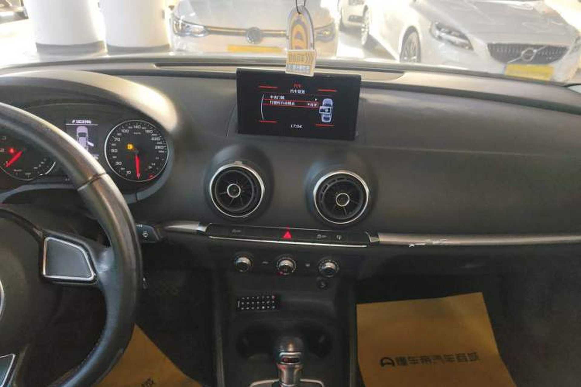 Used Audi A3 2016 Limousine 35 TFSI Ambition Edition Audio And AC Panel