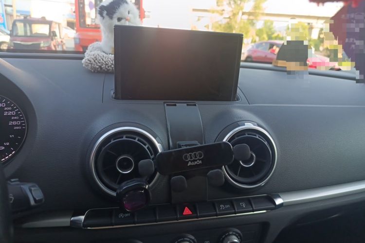 Used Audi A3 2016 Limousine 35 TFSI Ambition Edition Audio And AC Panel