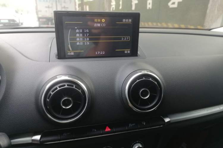 Used Audi A3 2016 Limousine 35 TFSI Prestige Edition Audio And AC Panel
