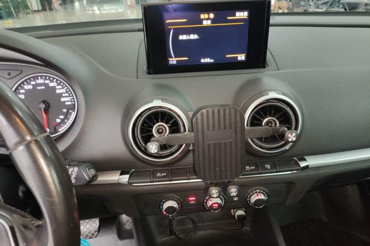 Used Audi A3 2016 Sportback 35 TFSI Ambition Edition Audio And AC Panel