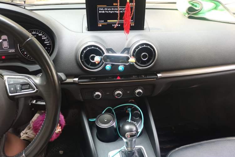 Used Audi A3 2016 Limousine 35 TFSI Prestige Edition Audio And AC Panel