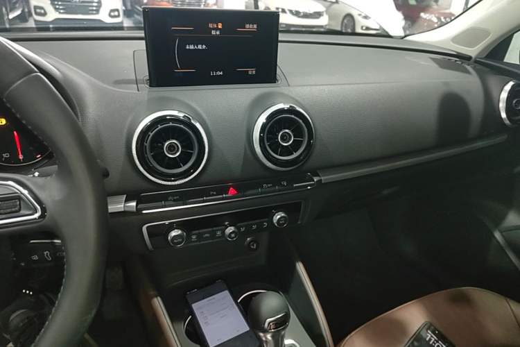 Used Audi A3 2016 Limousine 35 TFSI Style Edition Audio And AC Panel