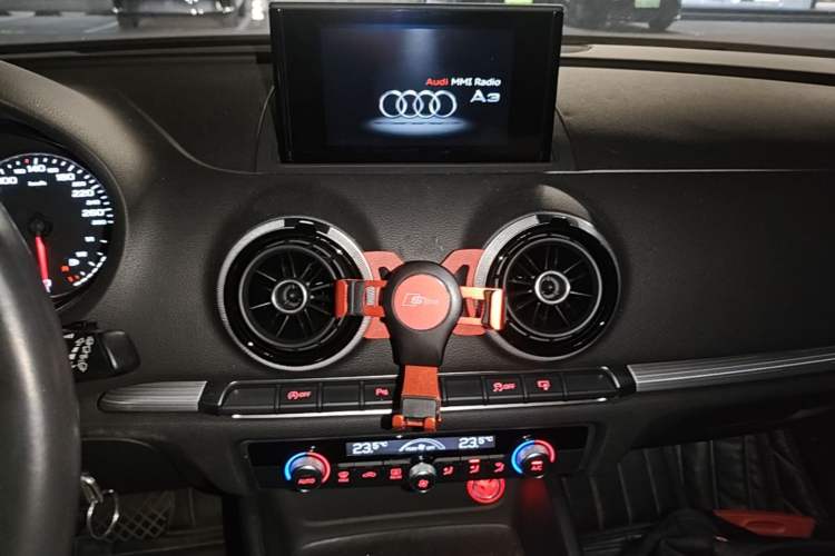 Used Audi A3 2016 Sportback 35 TFSI Style Edition Audio And AC Panel