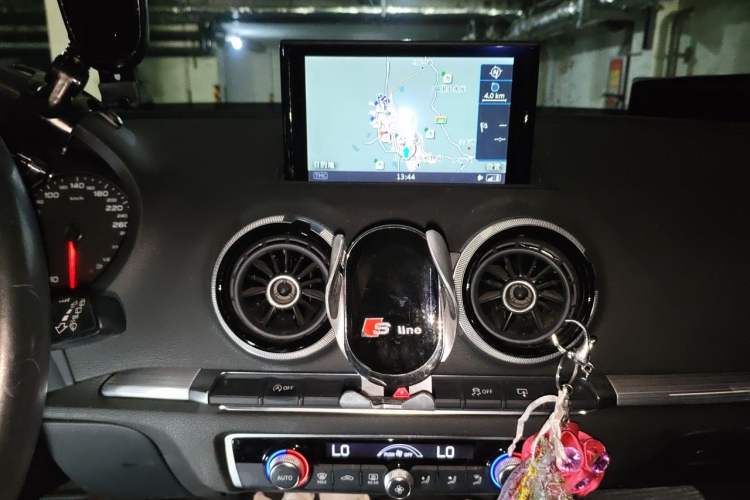 Used Audi A3 2016 Sportback 40 TFSI Style Edition Audio And AC Panel