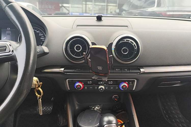 Used Audi A3 2016 Limousine 35 TFSI Style Edition Audio And AC Panel