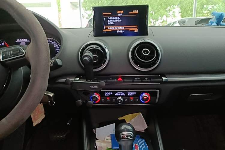 Used Audi A3 2016 Sportback 35 TFSI Style Edition Audio And AC Panel
