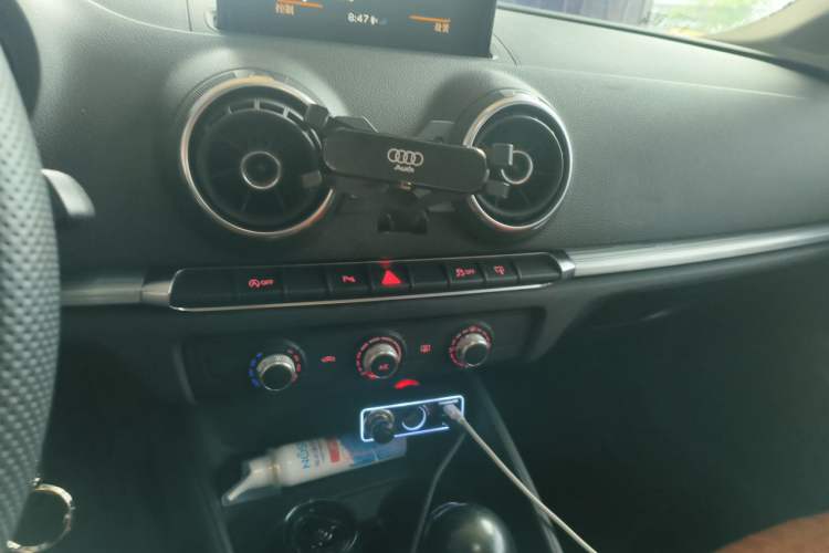 Used Audi A3 2016 Limousine 35 TFSI Prestige Edition Audio And AC Panel