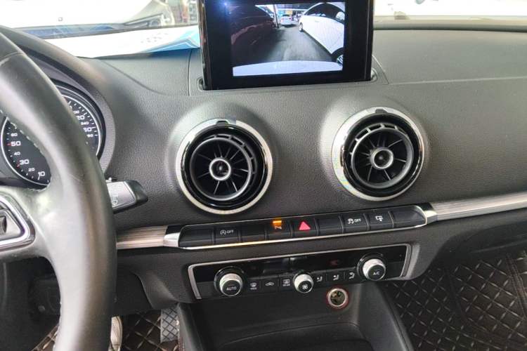 Used Audi A3 2016 Sportback 35 TFSI Style Edition Audio And AC Panel
