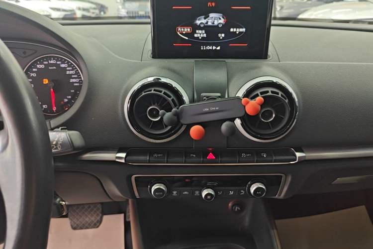 Used Audi A3 2016 Sportback 35 TFSI Style Edition Audio And AC Panel