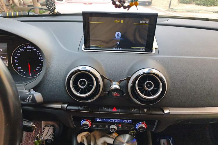Used Audi A3 2016 Sportback 35 TFSI Style Edition Audio And AC Panel