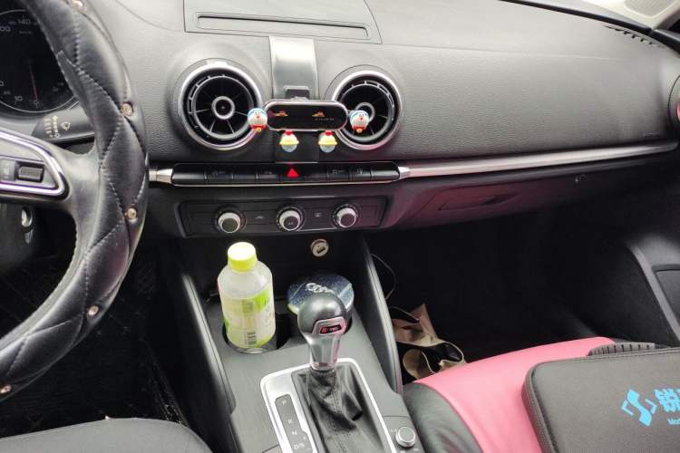 Used Audi A3 2016 Limousine 35 TFSI Prestige Edition Audio And AC Panel