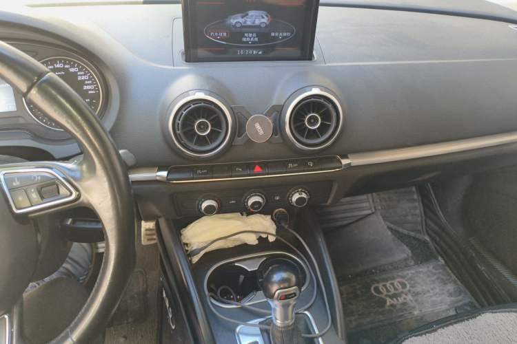 Used Audi A3 2016 Sportback 35 TFSI Ambition Audio And AC Panel