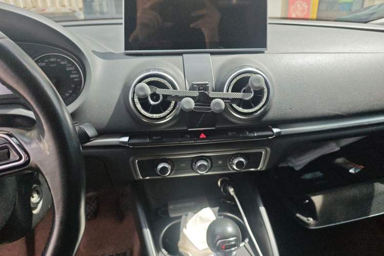Used Audi A3 2016 Sportback 35 TFSI Ambition Audio And AC Panel