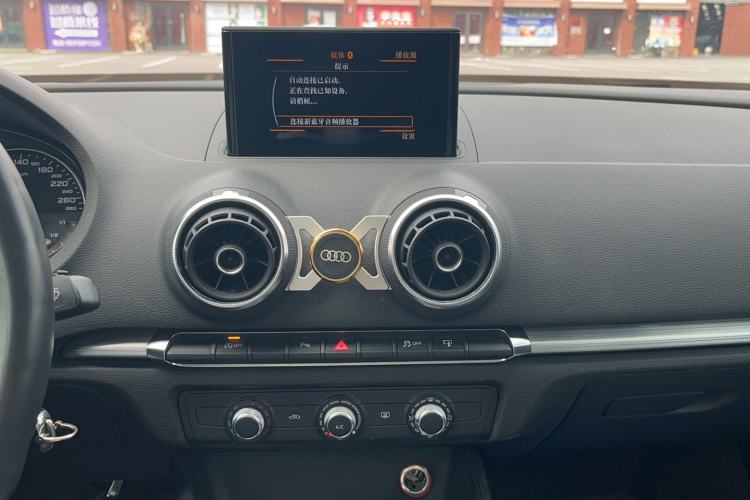 Used Audi A3 2016 Limousine 35 TFSI Prestige Edition Audio And AC Panel