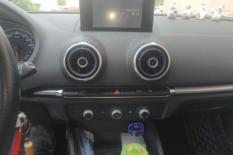 Used Audi A3 2016 Sportback 35 TFSI Ambition Edition Audio And AC Panel