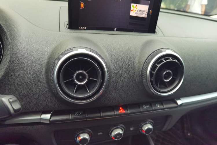 Used Audi A3 2016 Sportback 35 TFSI Ambition Edition Audio And AC Panel